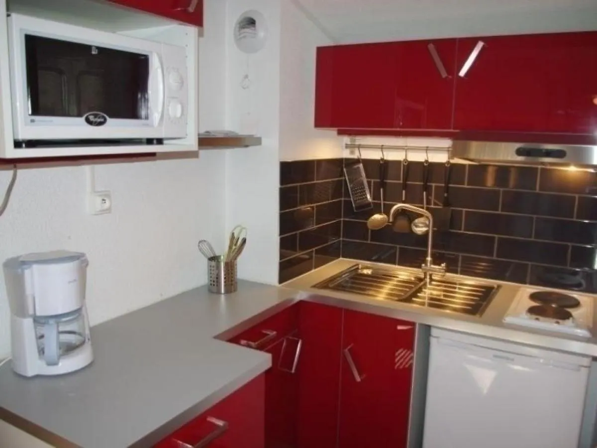 Apartment Studio Avec Balcon Expose Est, Parking Et Wifi Inclus - Brides-Les-Bains - Fr-1-512-186