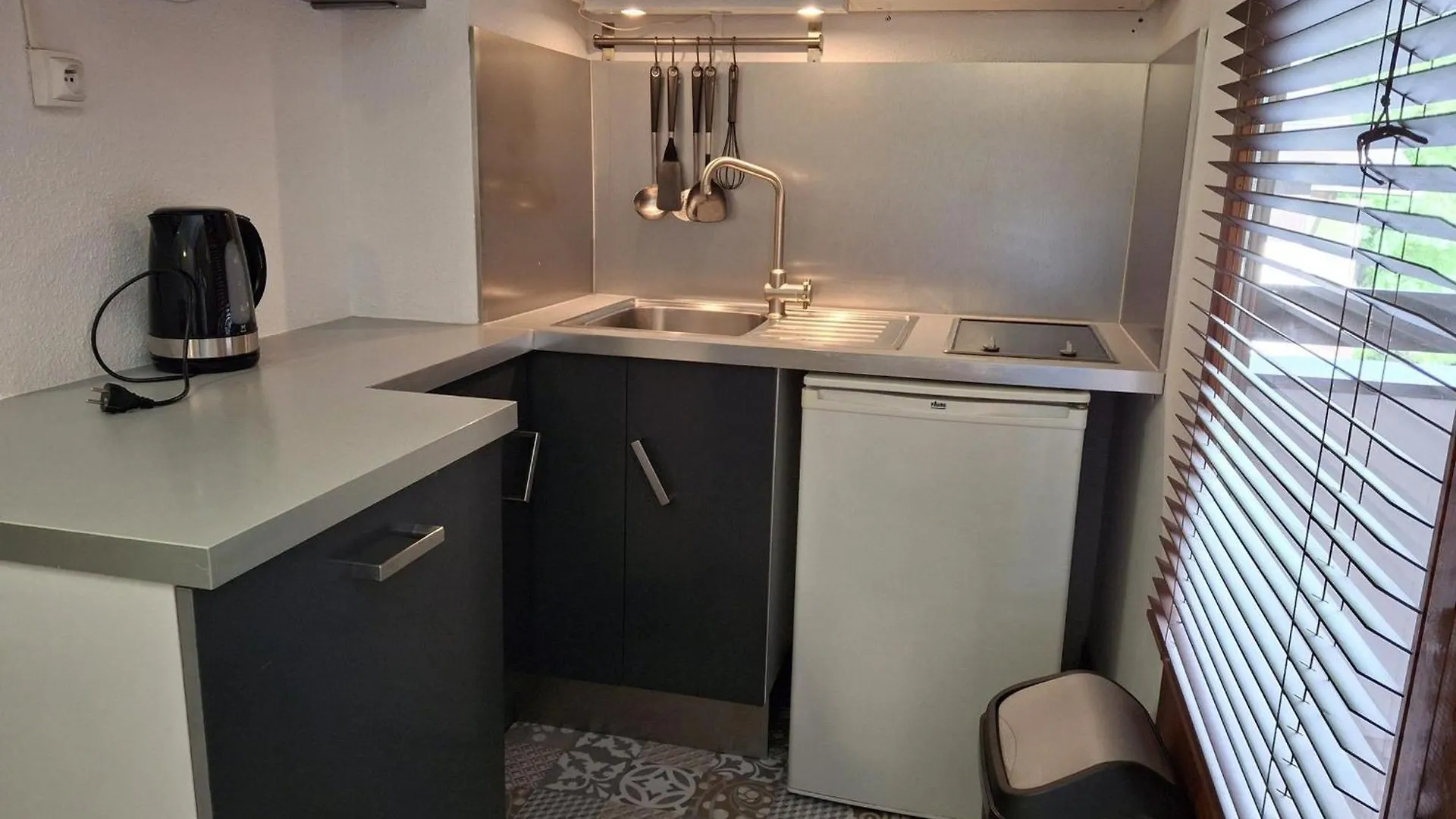 Studio Avec Balcon Expose Est, Parking Et Wifi Inclus - Brides-Les-Bains - Fr-1-512-186 0*,