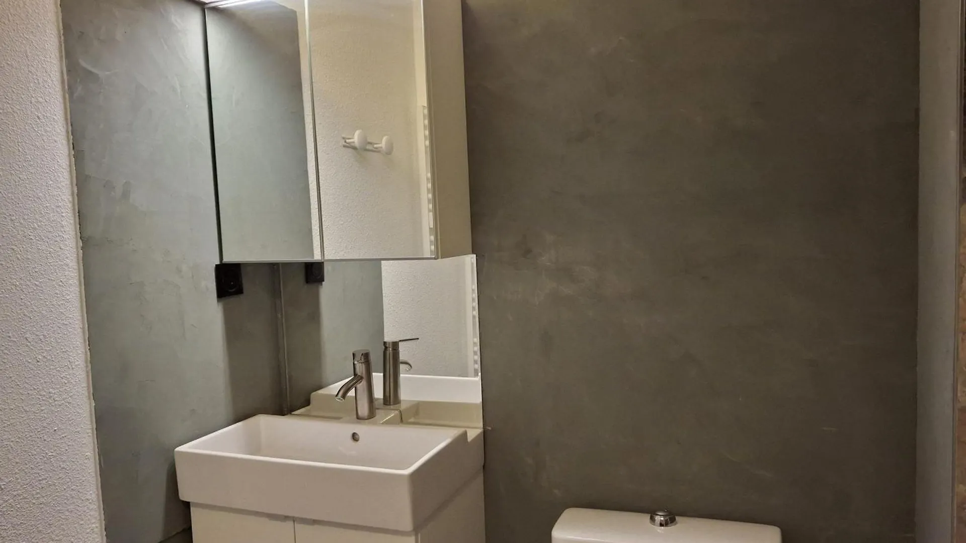 Studio Avec Balcon Expose Est, Parking Et Wifi Inclus - Brides-Les-Bains - Fr-1-512-186